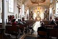 Rosenkranz / Rosenkranzbeten St. Vitus Rehling       -  Durchschnittsalter sichtbar über siebzig: An diesem Tag sind 17 Frauen und Männer zum Rosenkranz in die Pfarrkirche St. Vitus und Katharina in Rehling bei Augsburg gekommen.