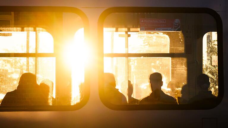 Frühlingsmorgen in Niedersachsen - Die Menschen im Deutschland liegen mit ihrem Wissen über den Klimawandel leicht über dem EU-Durchschnitt. (Archivbild) Frühlingsmorgen in Niedersachsen - Die Menschen im Deutschland liegen mit ihrem Wissen über den Klimawandel leicht über dem EU-Durchschnitt. (Archivbild)