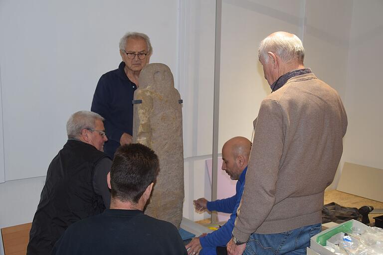 Der eulengesichtige Statuenmenhir hat seinen Platz im Jungsteinzeitraum des Gollachgaumuseums gefunden. Der eulengesichtige Statuenmenhir hat seinen Platz im Jungsteinzeitraum des Gollachgaumuseums gefunden.