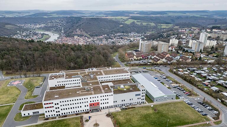 Die Rotkreuzklinik wird eine Fachklinik für Amputationsmedizin: Bei den Beschäftigten der Rotkreuzklinik sind die Reaktionen am Donnerstag unterschiedlich ausgefallen.