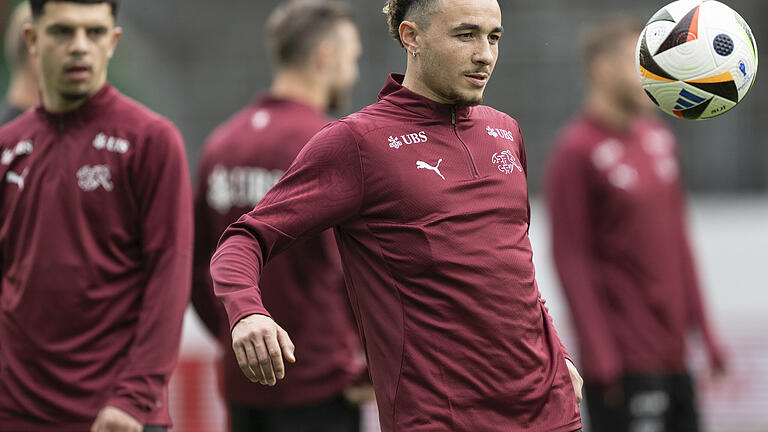 EM-Vorbereitungscamp der Schweizer Fußballnationalmannschaft.jpeg - Ruben Vargas will mit der Schweiz bei der Europameisterschaft überraschen. EM-Vorbereitungscamp der Schweizer Fußballnationalmannschaft.jpeg - Ruben Vargas will mit der Schweiz bei der Europameisterschaft überraschen.