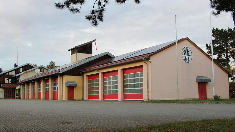 Die Drohne der FFW Mellrichstadt ist aufgrund eines technischen Defektes nicht mehr funktionstüchtig. Deshalb beantragte die Feuerwehr Ersatz. Der Stadtrat lehnte den Grundsatzbeschluss zur Neubeschaffung mehrheitlich ab.