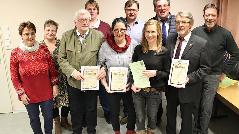 Ehrung langjähriger Mitglieder beim GV Frohsinn Leinach. Im Bild von links Anja Weid, Jacqueline Rügamer, Friedrich Franz, Silvia Hösch, Angelika Lochner, Arno Mager, Katharina Otto, Günter Franz, Burkhard Göbel, Günter Kleinz.