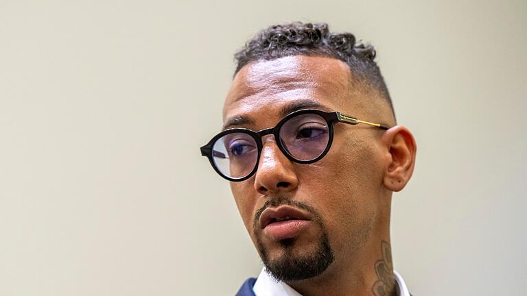 Prozess gegen Jerome Boateng       -  Im Streit um Äußerungen des ehemaligen Fußball-Nationalspielers Jérôme Boateng ist ein Gericht um einen Vergleich bemüht. (Archivbild)