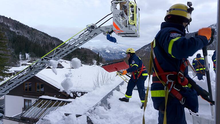 Für den THW-Ortsverband Lohr ist der Schnee Einsatz im Süden Bayerns beendet und die Helfer sind wohlbehalten zurückgekehrt.