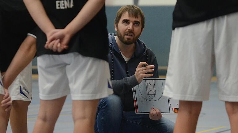 Sein Team steht in der nächsten Runde: Trainer Fabian Barthel, der für die Regionalliga-Basketballerinnen des TV Marktheidenfeld verantwortlich ist. Sein Team steht in der nächsten Runde: Trainer Fabian Barthel, der für die Regionalliga-Basketballerinnen des TV Marktheidenfeld verantwortlich ist.
