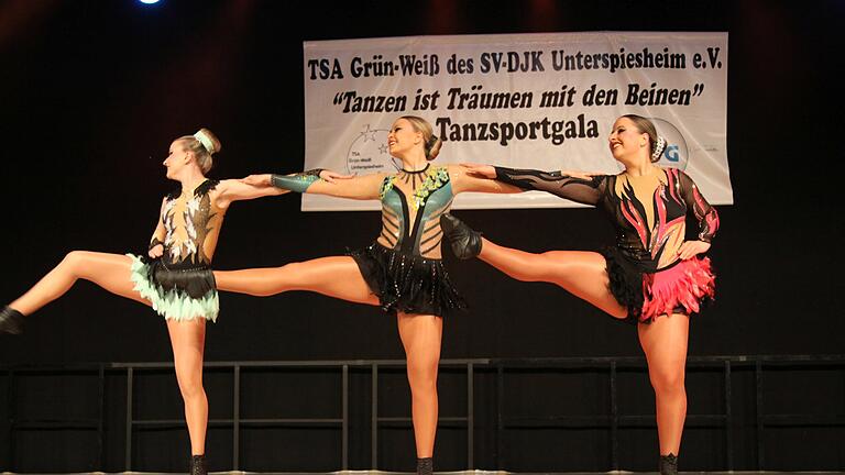 Die Tanzsportabteilung der DJK SV Unterspiesheim bot am Samstag vier Stunden lang Sport und Show vom Feinsten. Die 17. Auflage der Tanzgala zeigte gerade nach der Zwangspause den hohen Zuspruch aus der Bevölkerung.