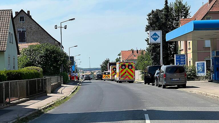 Nach Schussgeräuschen in einer Asylunterkunft in Uffenheim hat die Polizei zwei Personen festgenommen.