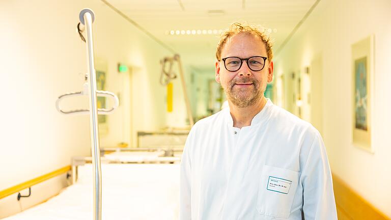 'Ich kann verstehen, dass man ungeduldig ist', sagt Dr. Matthias Held, Ärztlicher Direktor am Klinikum Würzburg Mitte, mit Blick auf die Impf-Debatte.&nbsp;