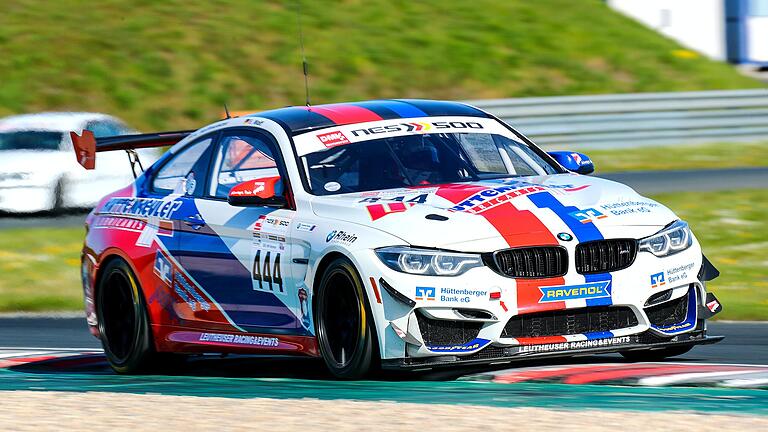 Der BMW M4 GT4 von Leutheuser Racing &amp; Events war nicht aufzuhalten und errang den Gesamtsieg in der NES 500.