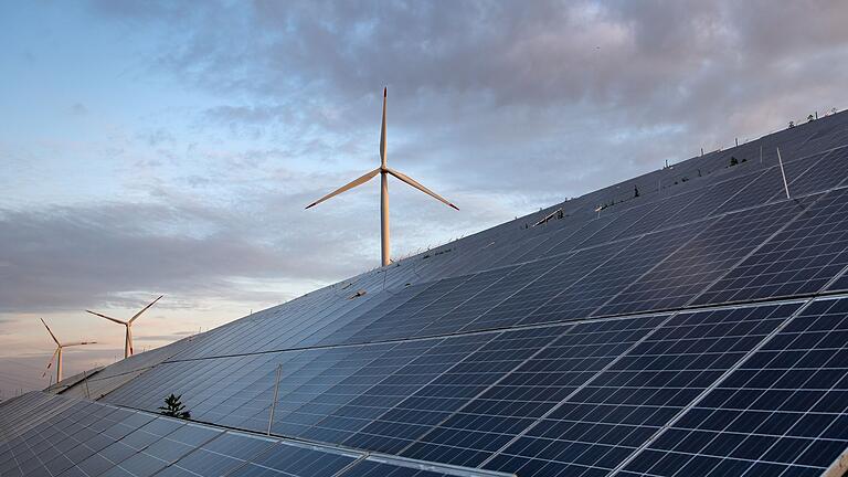 Solarenergie       -  Die erneuerbaren Energien haben in diesem Jahr Fahrt aufgenommen.