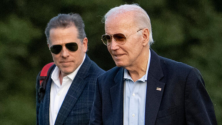 Andrew Harnik, dpa, Hunter Joe Biden.jpg       -  US-Präsident Joe Biden und sein Problem-Sohn Hunter (links).