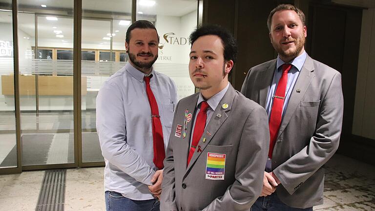 Jakob Schreiner, Janik Havla und Benedikt Scheiner von Die Partei wollen ins Rathaus. Jakob Schreiner, Janik Havla und Benedikt Scheiner von Die Partei wollen ins Rathaus.