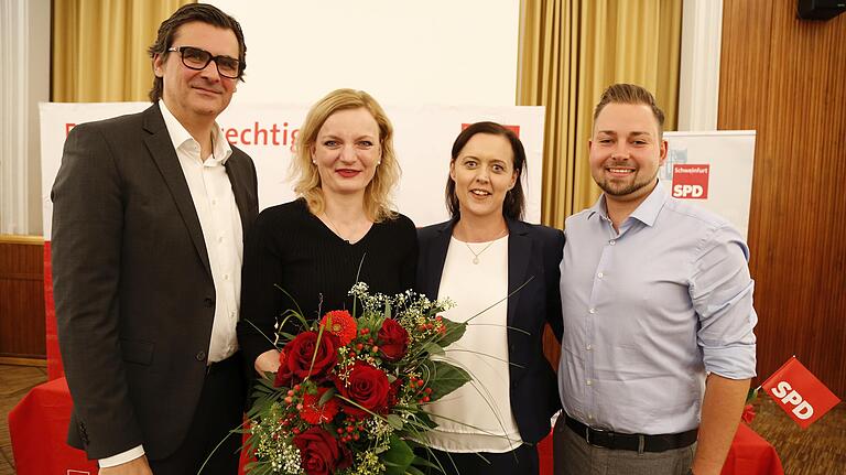 Im Team für die SPD in Schweinfurt aktiv: (v.l.) Fraktionsvorsitzender Ralf Hofmann, OB-Kandidatin Marietta Eder, Kreisvorsitzende Julia Stürmer-Hawlitschek und SPD-Unterbezirksvorsitzender Markus Hümpfer.