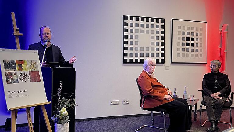 Rückblick auf eine Erfolgsgeschichte: Gunther Wobser eröffnete die 150. Ausstellung der Lauda FabrikGalerie