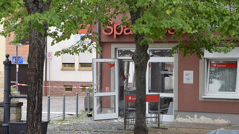 Gesprengter Bankautomat in Karlburg