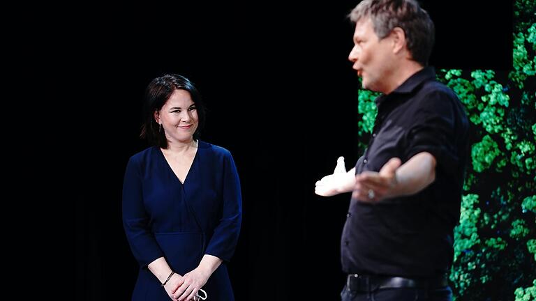 Am Montag in Berlin: Robert Habeck präsentiert Annalena Baerbock, die Kanzlerkandidatin der Grünen.