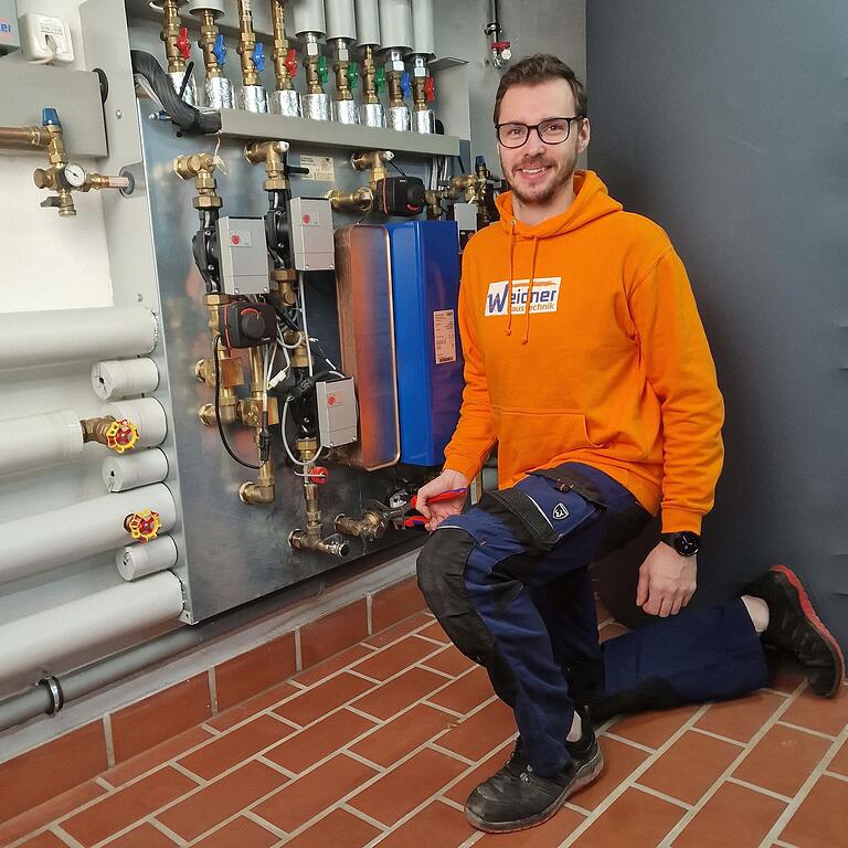 Tobias Weidner aus Ebern hat die Zeichen der Zeit erkannt und sich auf Gebäudeautomation und energiesparende Heizungen spezialisiert.