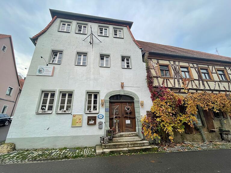 Das Traditionsgasthaus „Zum Bären“ blickt auf eine 450-jährige Tradition zurück. Das Traditionsgasthaus „Zum Bären“ blickt auf eine 450-jährige Tradition zurück.