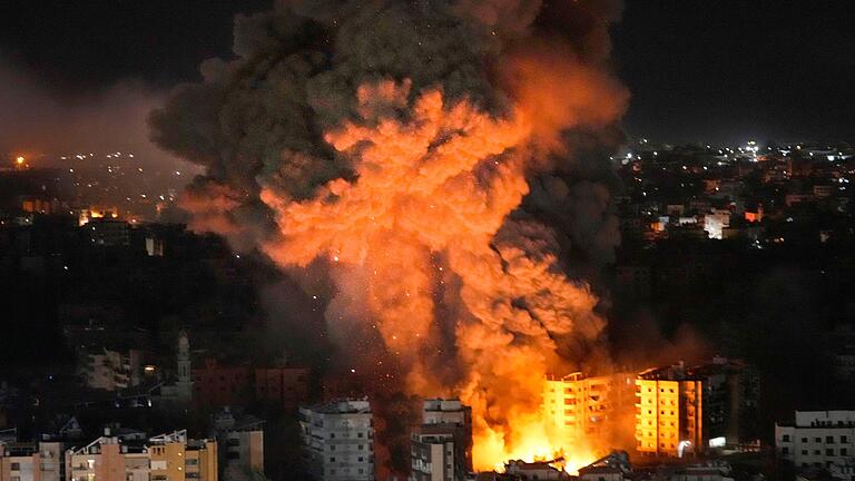 Nahostkonflikt  - Beirut       -  Israels Luftwaffe nimmt weiter Ziele im Libanon unter Beschuss.