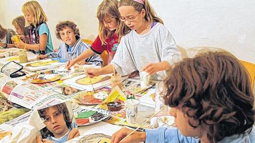 Wie sehe ich genau aus? 23 Kinder lernten im Ferienprogramm Arnstein, sich selbst zu zeichnen.