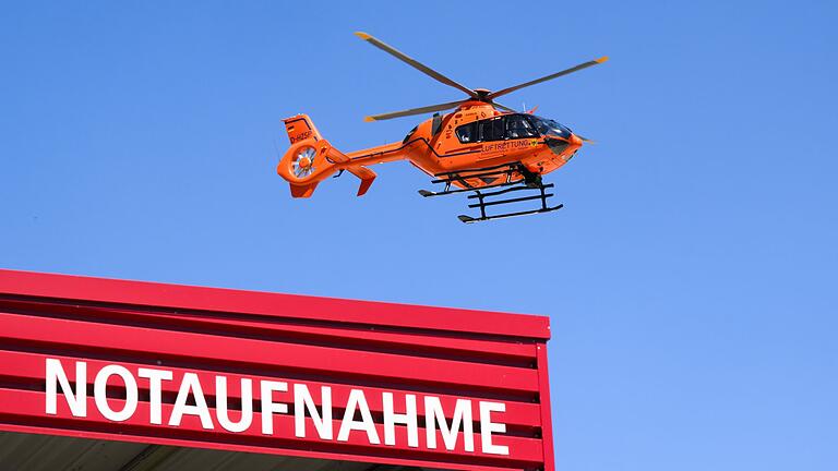 Rettungshubschrauber - Nach dem Kabinett: Notfall-Reform soll abheben. (Archivbild) Rettungshubschrauber - Nach dem Kabinett: Notfall-Reform soll abheben. (Archivbild)