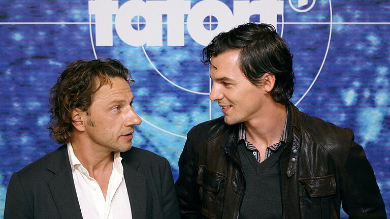 Die Schauspieler Richy Müller (links) als Hauptkommissar Thorsten Lannert und Felix Klare (rechts) als Hauptkommissar Sebastian Bootz ermitteln in 'Der rote Schatten' in Stuttgart. Die Schauspieler Richy Müller (links) als Hauptkommissar Thorsten Lannert und Felix Klare (rechts) als Hauptkommissar Sebastian Bootz ermitteln in 'Der rote Schatten' in Stuttgart.