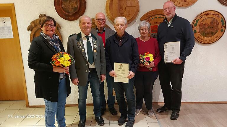 Im Bild von links: Ch. Erk, J. Ankenbrand, E. Schmitt, H Schmidt, M. Zink, D. Kerzdörfer. Im Bild von links: Ch. Erk, J. Ankenbrand, E. Schmitt, H Schmidt, M. Zink, D. Kerzdörfer.