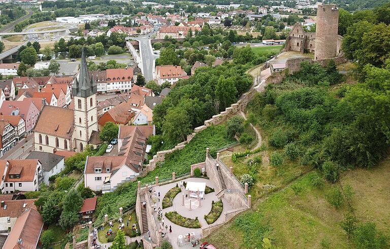 Unterhalb der Scherenburg ist der Ronkarzgarten gelegen. Unterhalb der Scherenburg ist der Ronkarzgarten gelegen.
