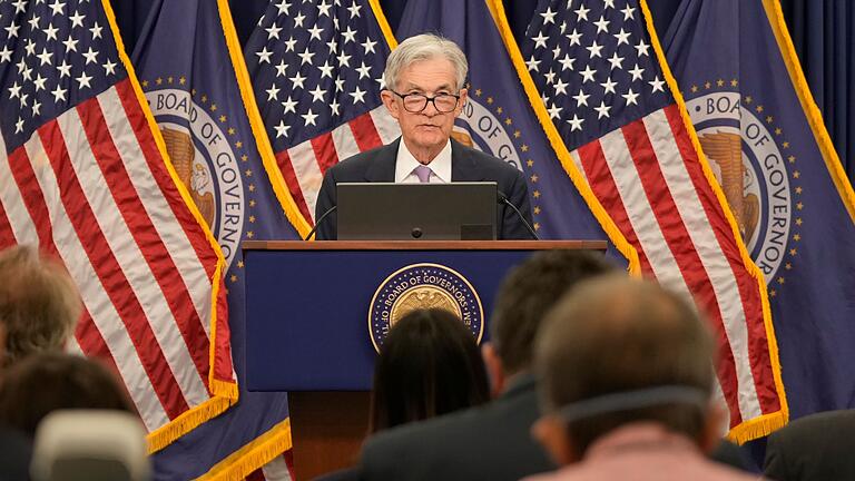 Pressekonferenz bei der Federal Reserve       -  Fed-Chef Powell sieht keinen Grund zur Eile bei Zinssenkungen.