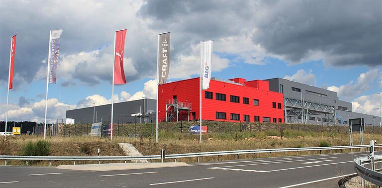 Das Puma-Logistikzentrum Geiselwind liegt verkehrsgünstig neben der A 3. Das Puma-Logistikzentrum Geiselwind liegt verkehrsgünstig neben der A 3.