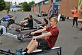 Beeindruckend war das CrossFit-Training, das Alexander Schmitt (stehend), Inhaber & Headcoach der Kraftmühle in Würzburg anleitete.



CrossFit ist eine ständig variierende Ganzkörper-Trainingsmethode, die auf funktionellen Bewegungen aufbaut und Elemente aus dem Gewichtheben, Turnen, Gymnastik und der Leichtathletik kombiniert. Foto: Dieter Gürz