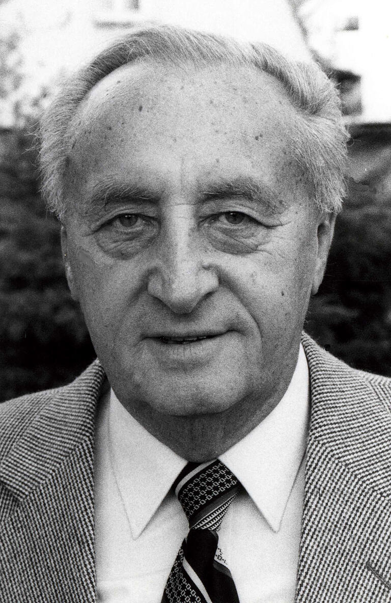 Der damalige Gerolzhöfer Bürgermeister Franz Kreppel. Der damalige Gerolzhöfer Bürgermeister Franz Kreppel.