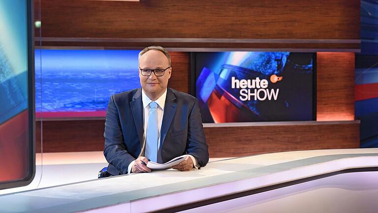  Oliver Welke, Frontmann der 'heute show': Wer in seiner Sendung auftaucht, wird von einem Millionenpublikum beäugt. Wie jetzt Julian Müller aus Sand am Main. Oliver Welke, Frontmann der 'heute show': Wer in seiner Sendung auftaucht, wird von einem Millionenpublikum beäugt. Wie jetzt Julian Müller aus Sand am Main.