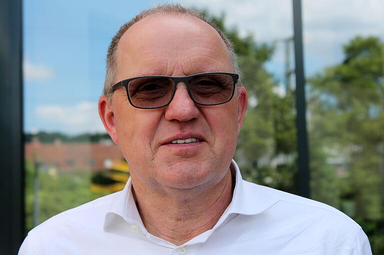 Heiko Lohmann aus Berlin ist bundesweit gefragter Experte und Berater rund um den internationalen Gasmarkt. In Würzburg sprach er zum Thema und warnte vor einem weitgehenden Stillstand der Gaslieferungen aus Russland. Heiko Lohmann aus Berlin ist bundesweit gefragter Experte und Berater rund um den internationalen Gasmarkt. In Würzburg sprach er zum Thema und warnte vor einem weitgehenden Stillstand der Gaslieferungen aus Russland.