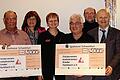 10 000 Euro spendet der Förderverein Hambach an die Unikinderklinik Würzburg (von links): Tina Schulz, Reinhard Lutz, Maria Reck, Ute Kress, Winfried Schulz, Herbert Lutz, Professor Paul-Gerhardt Schlegel, Franz Geus und Gisela Lück.