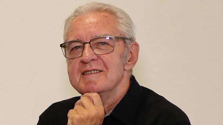 Hans Driesel vermittelt auf heitere Art Karnevalskultur und Literatur Hans Driesel vermittelt auf heitere Art Karnevalskultur und Literatur