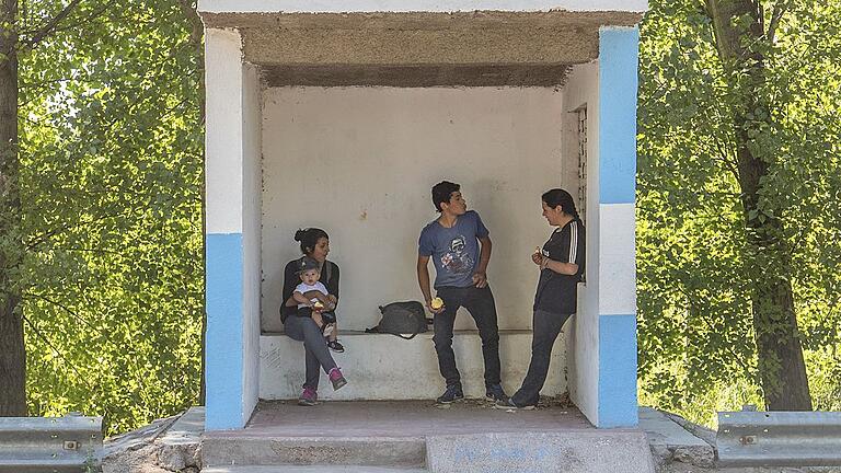 waiting_lujan_argentinien_2017       -  &bdquo;Waiting&ldquo; &ndash; in Lujan, Argentinien, 2017.