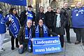 Marco Weber (vorne links) mit Fans und Schauspielern bei der Demo in Köln. Foto: Marco Weber       -  Marco Weber (vorne links) mit Fans und Schauspielern bei der Demo in Köln. Foto: Marco Weber