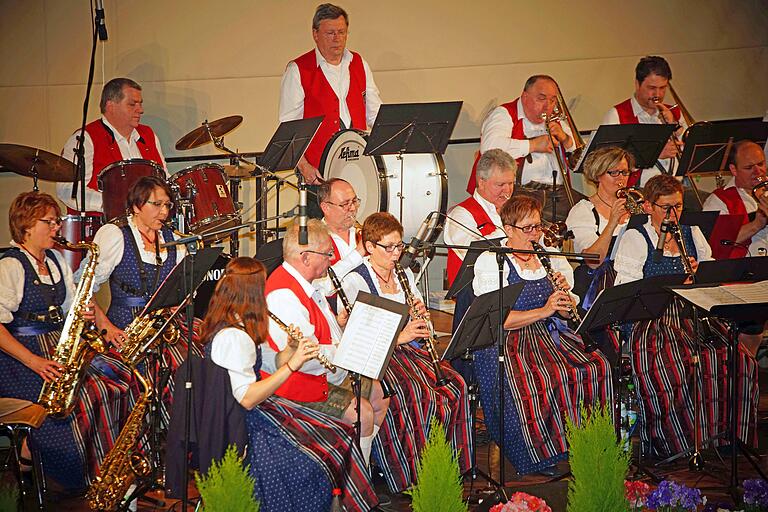 „Abend der Blasmusik“ der Körnier Dorfmusik&nbsp;in der Kürnacher Höllberghalle.