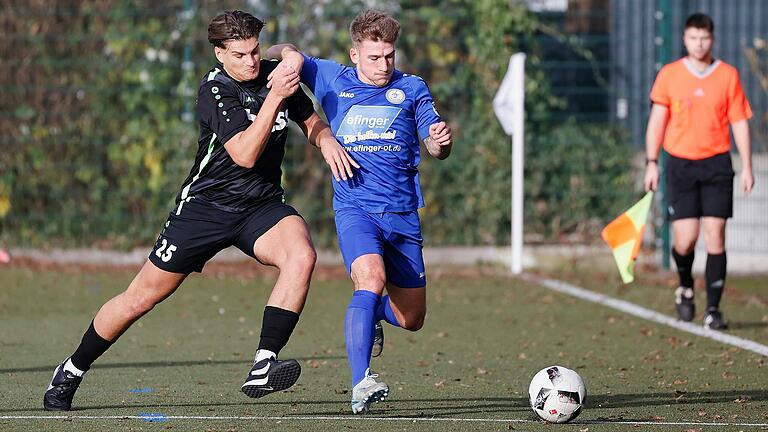 Sandro Kramosch (rechts) vom ASV Rimpar im Zweikampf mit Franco Kulla vom TuS Aschaffenburg-Leider. An diesem Montag starten die Rimparer Landesliga-Fußballer in die Vorbereitung auf die weitere Saison. Dazu gehört auch ein Trainingslager in Spanien.