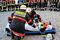 Die Versorgung der vier &bdquo;Verletzten&ldquo; hatten die Feuerwehrleute im Griff.