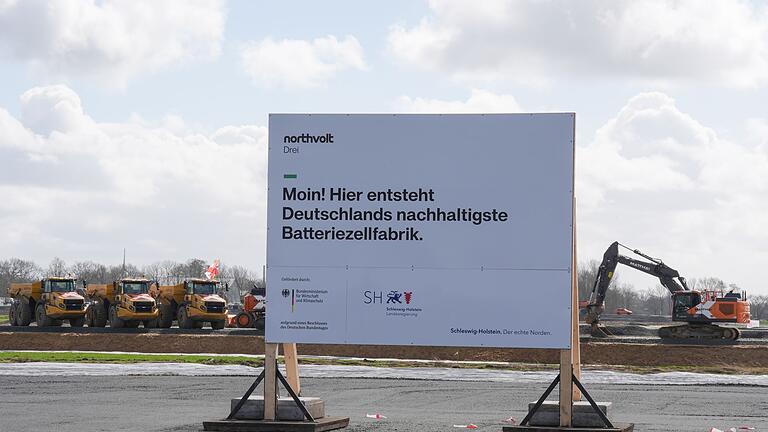 Northvolt-Batteriefabrik in Schleswig-Holstein       -  Das schwedische Unternehmen Northvolt, das eine Fabrik bei Heide errichtet, hat ein Sanierungsverfahren nach US-Insolvenzrecht beantragt. (Archivbild)
