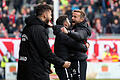 Kickers siegen in Cottbus       -  Die pure Freude: Kickers-Trainer Michael Schiele und sein Assistent jubeln beim Schlusspfiff über das 2:1 im Stadion der Freundschaft.