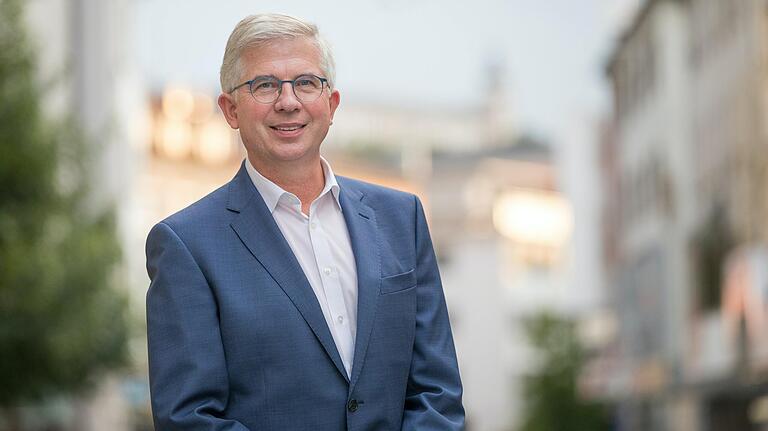 Der Würzburger Infektiologe Prof. Andrew Ullmann sitzt seit 2017 für die FDP im Bundestag. Der Würzburger Infektiologe Prof. Andrew Ullmann sitzt seit 2017 für die FDP im Bundestag.