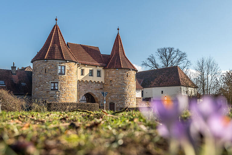 Die Route selbst führt nicht durch Prichsenstadt, beginnt aber in einem nicht weit davon entfernt liegendem Ortsteil. Die Route selbst führt nicht durch Prichsenstadt, beginnt aber in einem nicht weit davon entfernt liegendem Ortsteil.