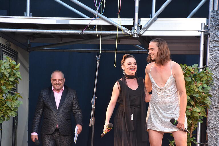 Brachten nicht nur Moderator Daniel Ebert zum Lachen, Marie-Sophie Weidinger und Karsten Zinser mit 'I'll always love you'.