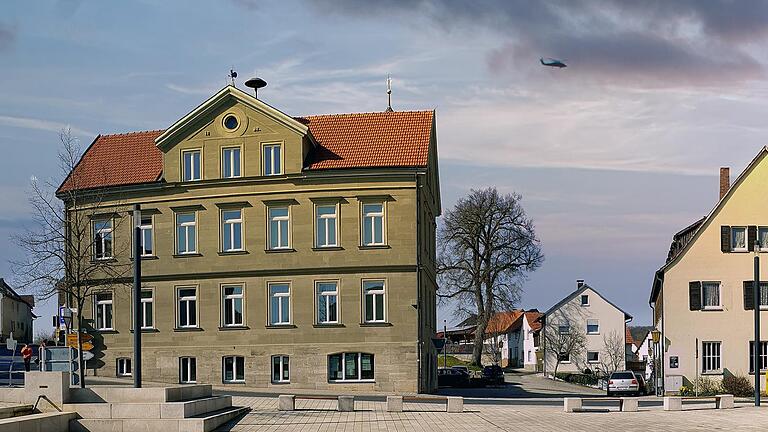 Im Maßbacher Rathaus wird eine Stelle frei. Die Verwaltungsgemeinschaft Maßbach sucht eine Nachfolgerin oder einen Nachfolger für Bauamtsleiter Johannes Keller.       -  Im Maßbacher Rathaus wird eine Stelle frei. Die Verwaltungsgemeinschaft Maßbach sucht eine Nachfolgerin oder einen Nachfolger für Bauamtsleiter Johannes Keller.