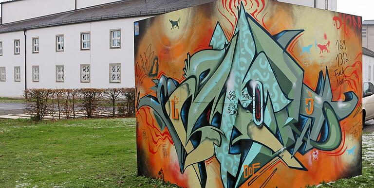 Die Kreativität kann man besonders gut an den Graffiticubes in der Schweinfurter Innenstadt ausleben. Die Kreativität kann man besonders gut an den Graffiticubes in der Schweinfurter Innenstadt ausleben.