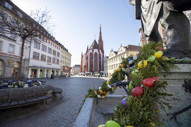 Das Coronavirus prägt den Alltag und bringt das öffentliche Leben zum Erliegen. In der Würzburger Innenstadt waren am Wochenende kaum noch Menschen unterwegs. Das Coronavirus prägt den Alltag und bringt das öffentliche Leben zum Erliegen. In der Würzburger Innenstadt waren am Wochenende kaum noch Menschen unterwegs.
